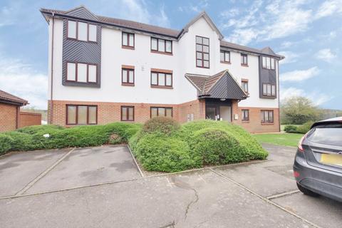 Brimfield Road, Purfleet RM19 1 bed flat for sale