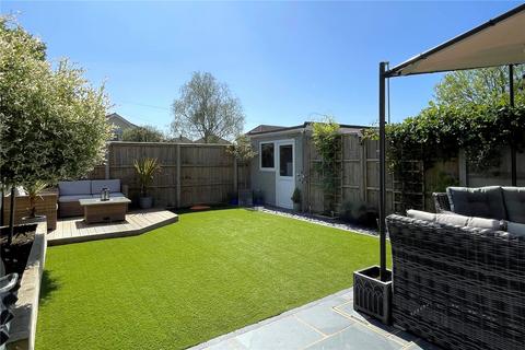 Hornbeam Road, Denvilles, Havant... 3 bed semi
