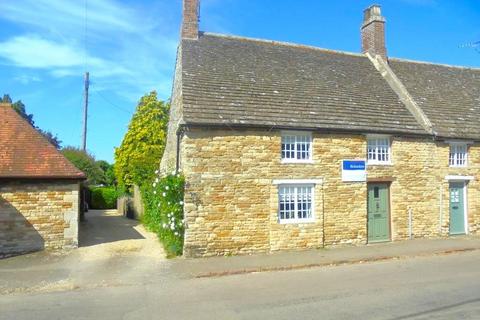 High Street, Morcott 2 bed cottage for sale