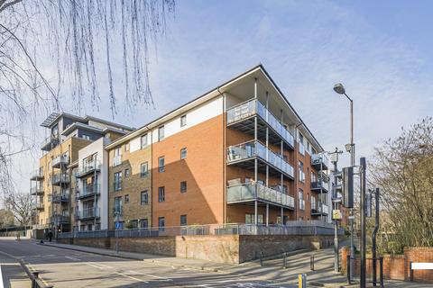 Hither Green Lane, London 2 bed apartment for sale
