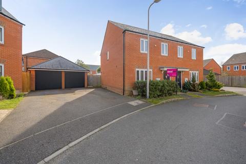 Samborne Drive, Berkshire RG40 3 bed semi