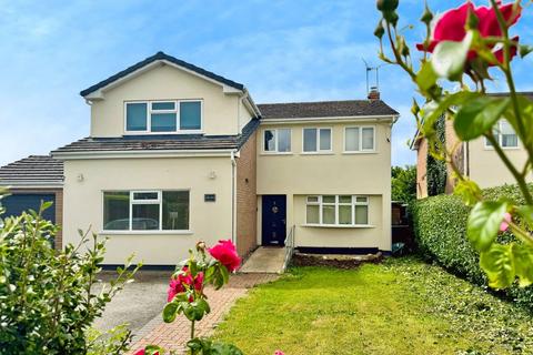 Station Road, Wrexham LL13 5 bed detached house for sale
