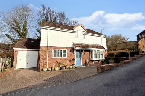 Kendrick Close, Westbury 4 bed detached house for sale