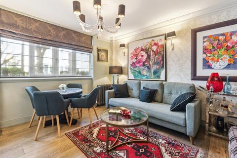 Chatsworth Court, Pembroke Road, London 1 bed flat for sale