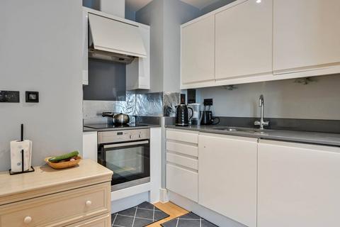 Lavender Park Road, West Byfleet, KT14 1 bed flat for sale