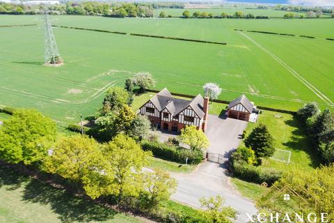 Hinckley Road, Nuneaton CV11 6 bed detached house for sale