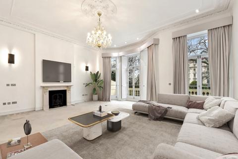 St Georges Square, Pimlico, London, SW1V 3 bed flat for sale