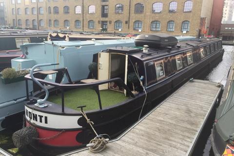 Ice Wharf Marina, Kings Cross... 1 bed houseboat for sale