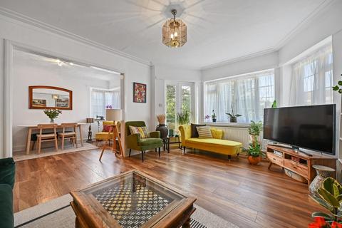 Argyle Road, Ealing 2 bed ground floor flat for sale