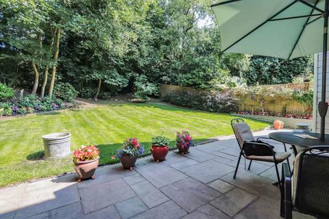 A Stylish Four Bedroom House In... 4 bed detached house for sale