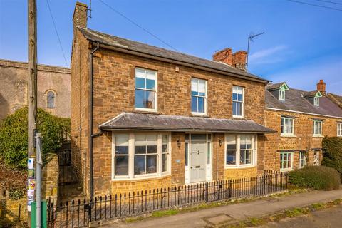 High Street, Hook Norton OX15 4 bed semi
