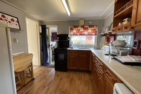 East Hill Road, Knatts Valley... 2 bed park home for sale