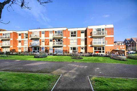 Silverdale Road, Eastbourne 2 bed flat for sale