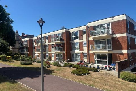 Silverdale Road, Eastbourne 2 bed flat for sale