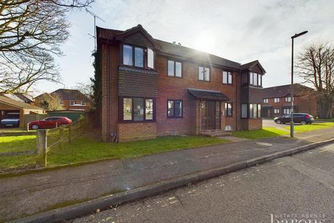 Kingsvale Court, Pittard Road... 2 bed apartment for sale
