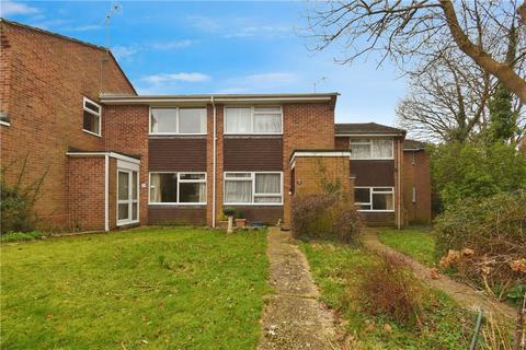 Mead Close, Romsey, Hampshire 2 bed terraced house for sale