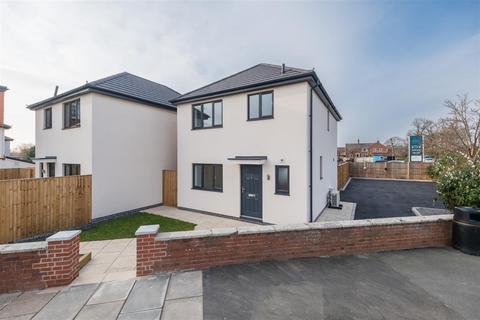 Pipers Lane, Hoole 3 bed detached house for sale