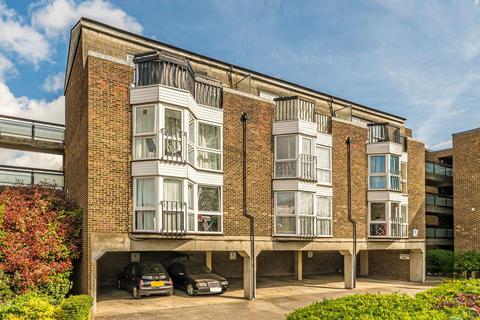 Station Road, Hampton TW12 1 bed flat for sale