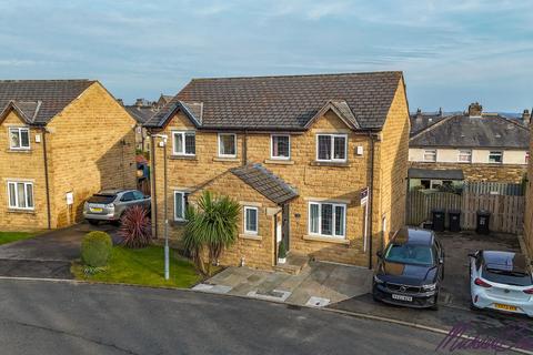 Thompson Close, Halifax HX3 3 bed semi