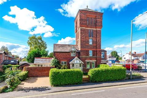 5 bedroom semi-detached house for sale