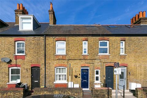 Lower Mortlake Road, Richmond, TW9 2 bed maisonette for sale