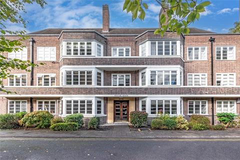 Putney Heath, Putney, London, SW15 3 bed apartment for sale