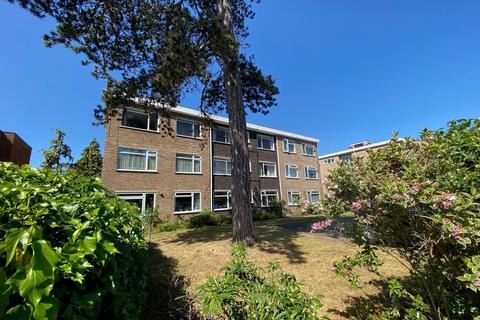 19 Oaklands Road, Bromley BR1 1 bed flat for sale