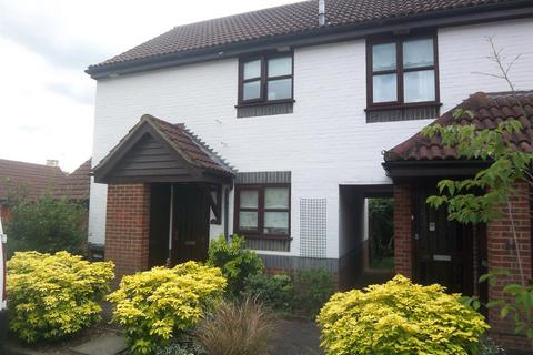 Englefield Close, Englefield Green TW20 2 bed end of terrace house for sale