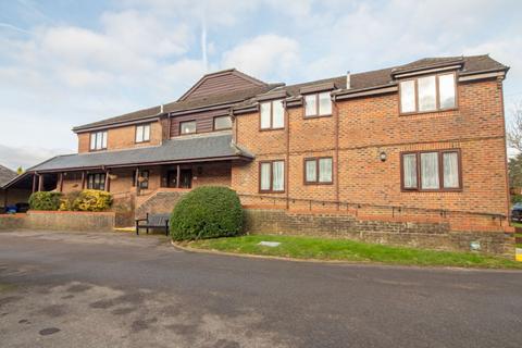 Swallow Court, Clanfield, PO8 0SX 1 bed flat for sale