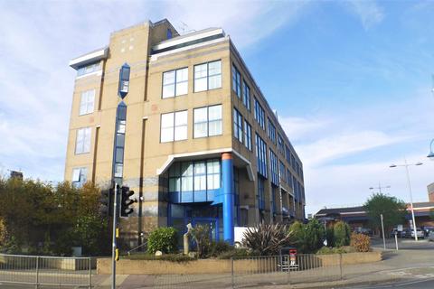 Darkes Lane, Potters Bar 2 bed flat for sale