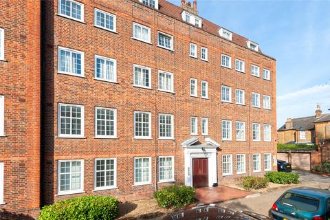 Richmond Road, Twickenham 2 bed apartment for sale