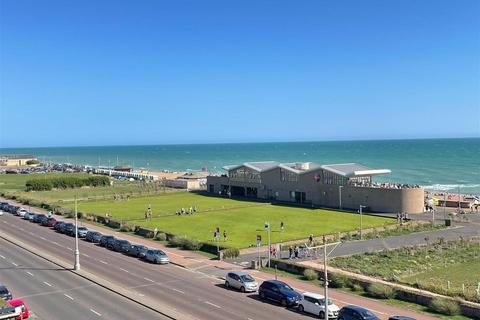Kingsway, Hove 2 bed maisonette for sale