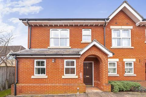 Thatcham,  Berkshire,  RG18 2 bed maisonette for sale