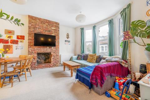 Brailsford Road, SW2 2 bed flat for sale