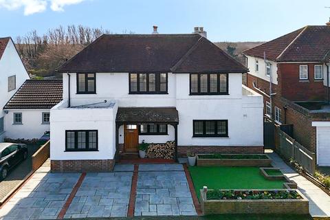 Seabrook Grove, Hythe CT21 4 bed detached house for sale