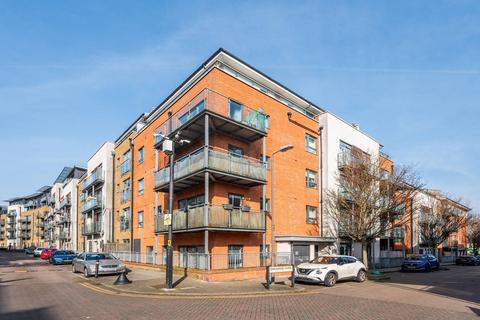 Desvignes Drive, Hither Green... 2 bed flat for sale