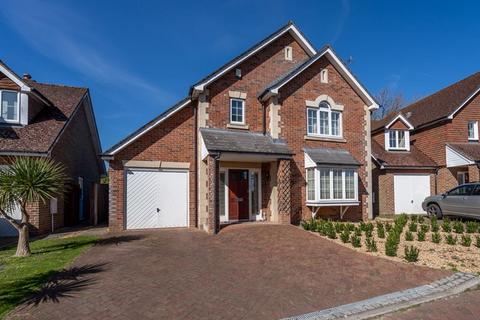 Willowmead Close, Chichester 3 bed detached house for sale