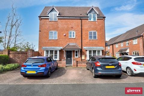 Leveret Drive, Kings Heath... 4 bed semi
