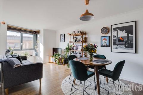 Lewis Gardens, N16 2 bed apartment for sale