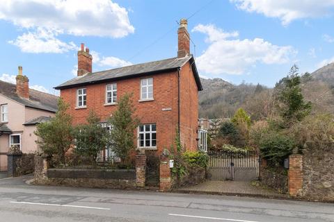 61 Cowleigh Road, Malvern... 3 bed detached house for sale