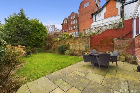 Holbeck Road, North Yorkshire YO11 2 bed apartment for sale
