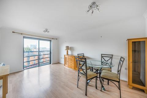 Jubilee Square, Reading, Berkshire 2 bed apartment for sale