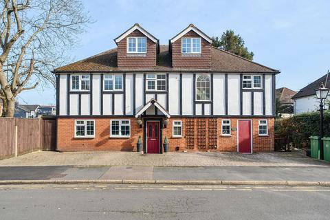 Maybury Close, Frimley, Camberley GU16 6 bed house for sale