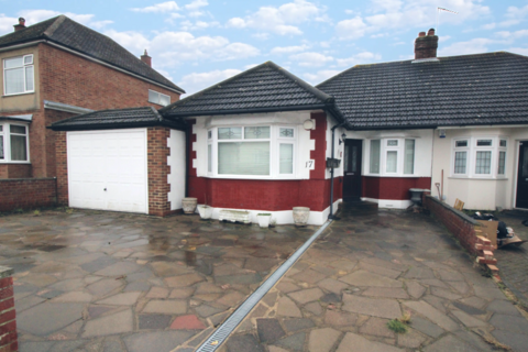 Brookdale Avenue, Upminster RM14 2 bed semi