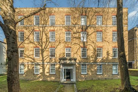 Point Close, London SE10 2 bed flat for sale