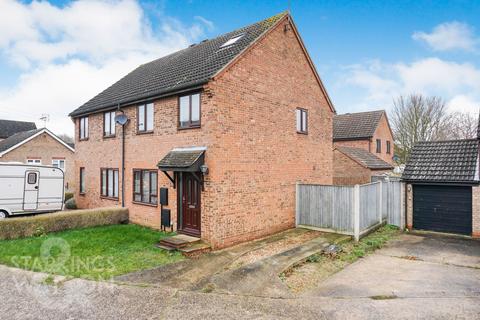 4 bedroom semi-detached house for sale