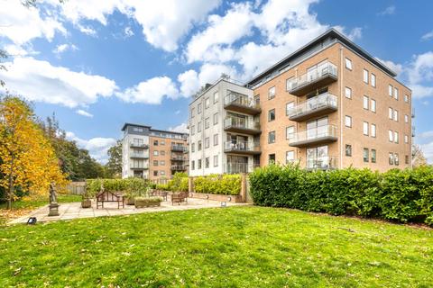 Old Bracknell Lane West, Bracknell RG12 2 bed apartment for sale