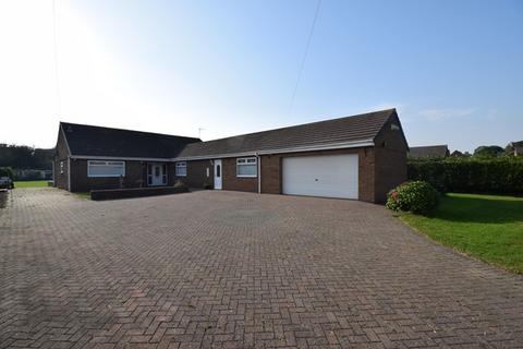 Leazes Lane, Bishop Auckland DL14 9DX 4 bed detached bungalow for sale