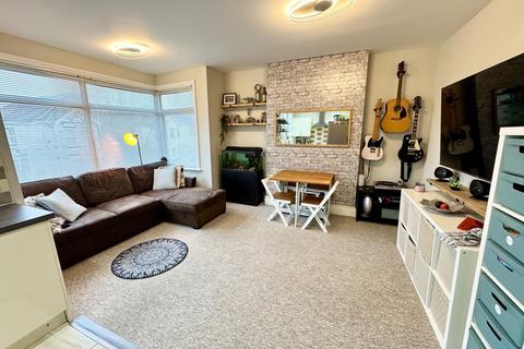 Paisley Road, Bournemouth BH6 2 bed flat for sale