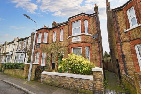 Upton Road, Broadstairs CT10 3 bed semi